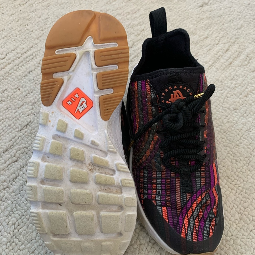 Women’s, Nike Air Hurache Sneakers - image 3